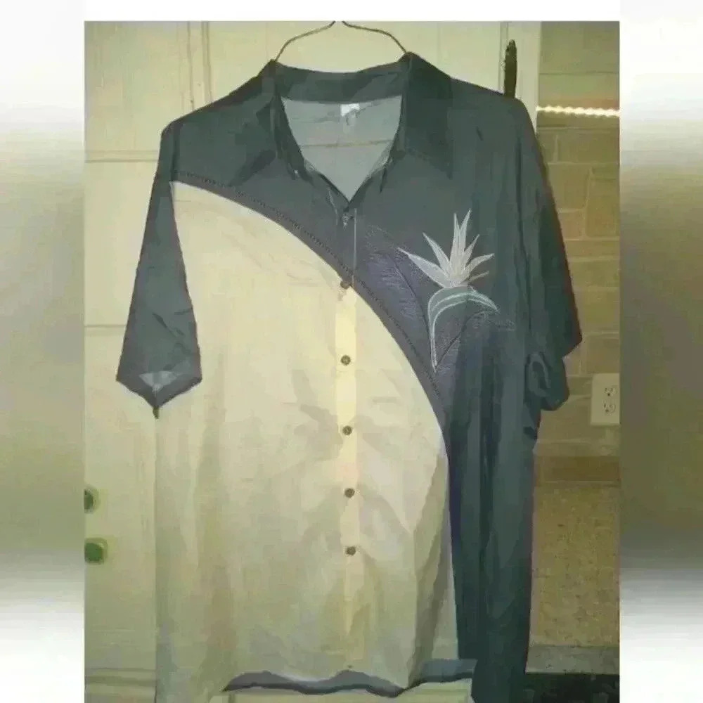 Chicyea XL Mens Blue White Short Sleeve Regular Fit Classic Button Up Shirt